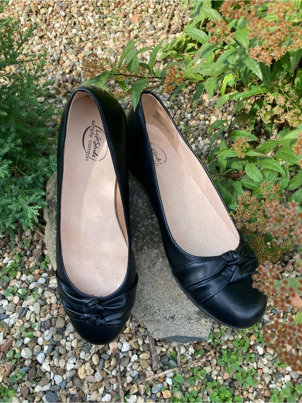 Lifestride size 11W Anika black slip on flats